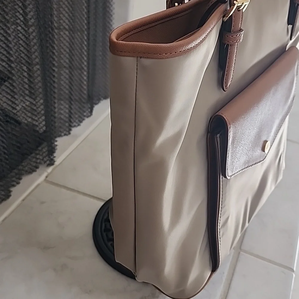 🌟❤️‍🔥 MICHAEL KORS East West TOTE BAG ❤️‍🔥🌟